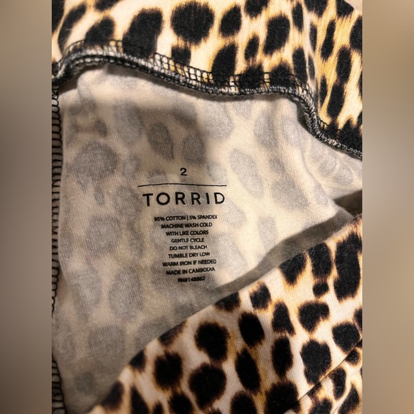 Torrid Cheeta Print Dolphin Hem Cotton Stretch High Rise Biker Shorts 2 - Picture 10 of 10